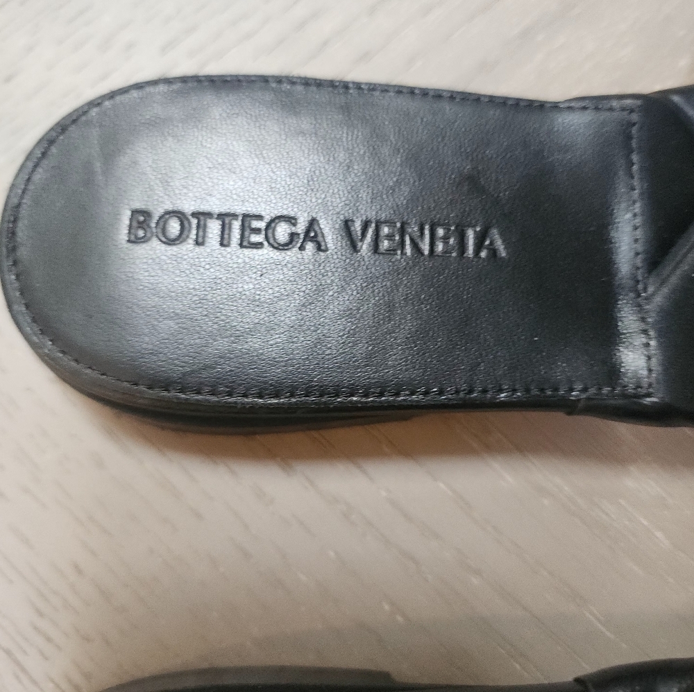 Bottega Veneta Lido Quilted Slides - Picture 4 of 6